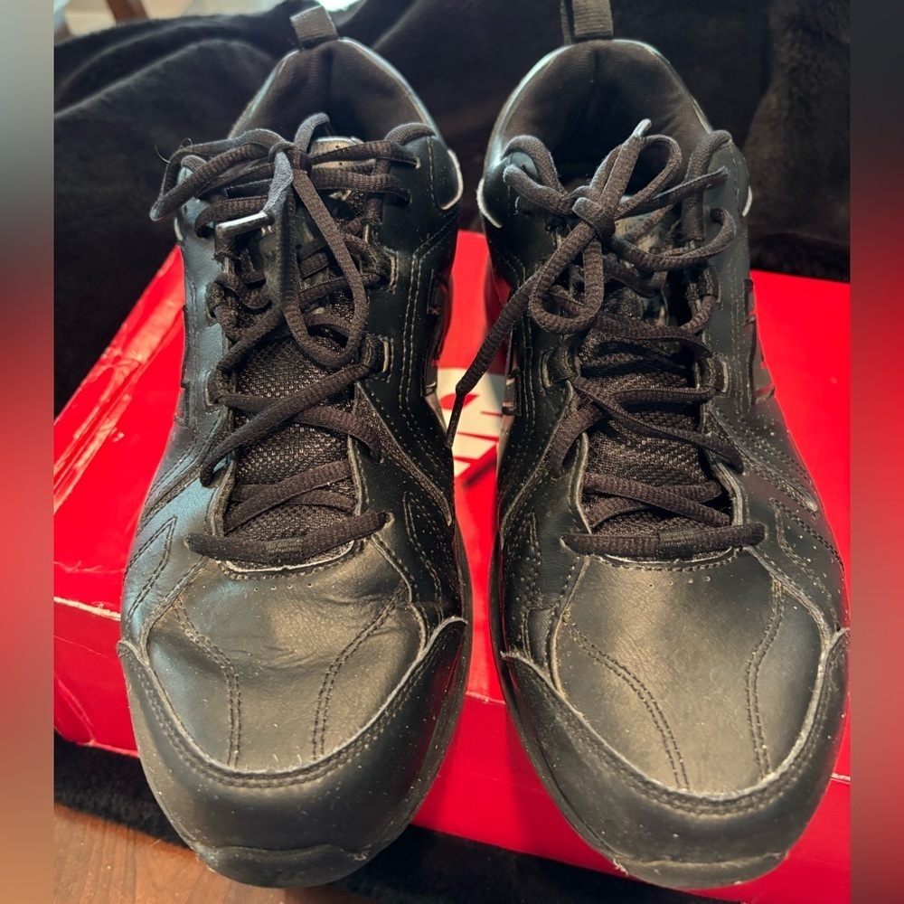New Balance Industrial Black Sneakers with Cushioned Midsole and Durable Outsole - Picture 7 of 9
